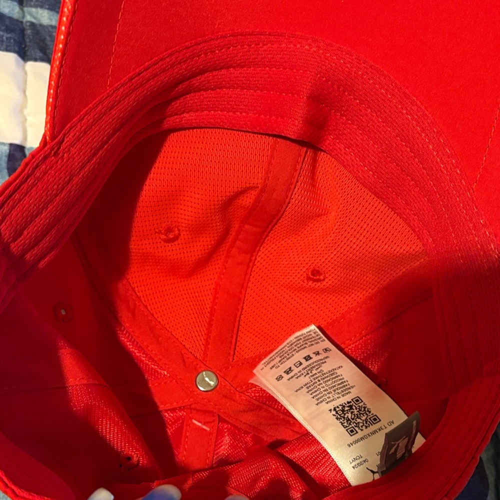 Ferrari Red Logo Baseball Cap - Picture 6 of 9
